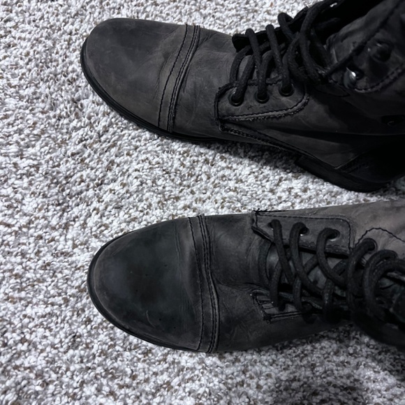 Steve Madden size 9 combat boots - Picture 5 of 5
